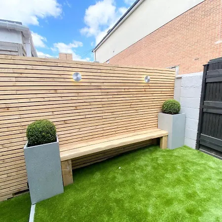 Coastline Retreats - Cloud9: Luxury Garden Flat with Modern Amenities Apartment Bournemouth Exterior photo